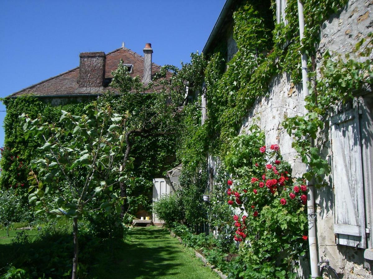 Bed and Breakfast La Ferme Le Merger La Ferté-Gaucher Exterior foto
